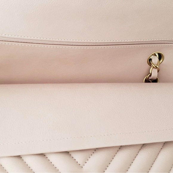 ❌ Chanel Medium Classic Flap - Picture 11 of 16